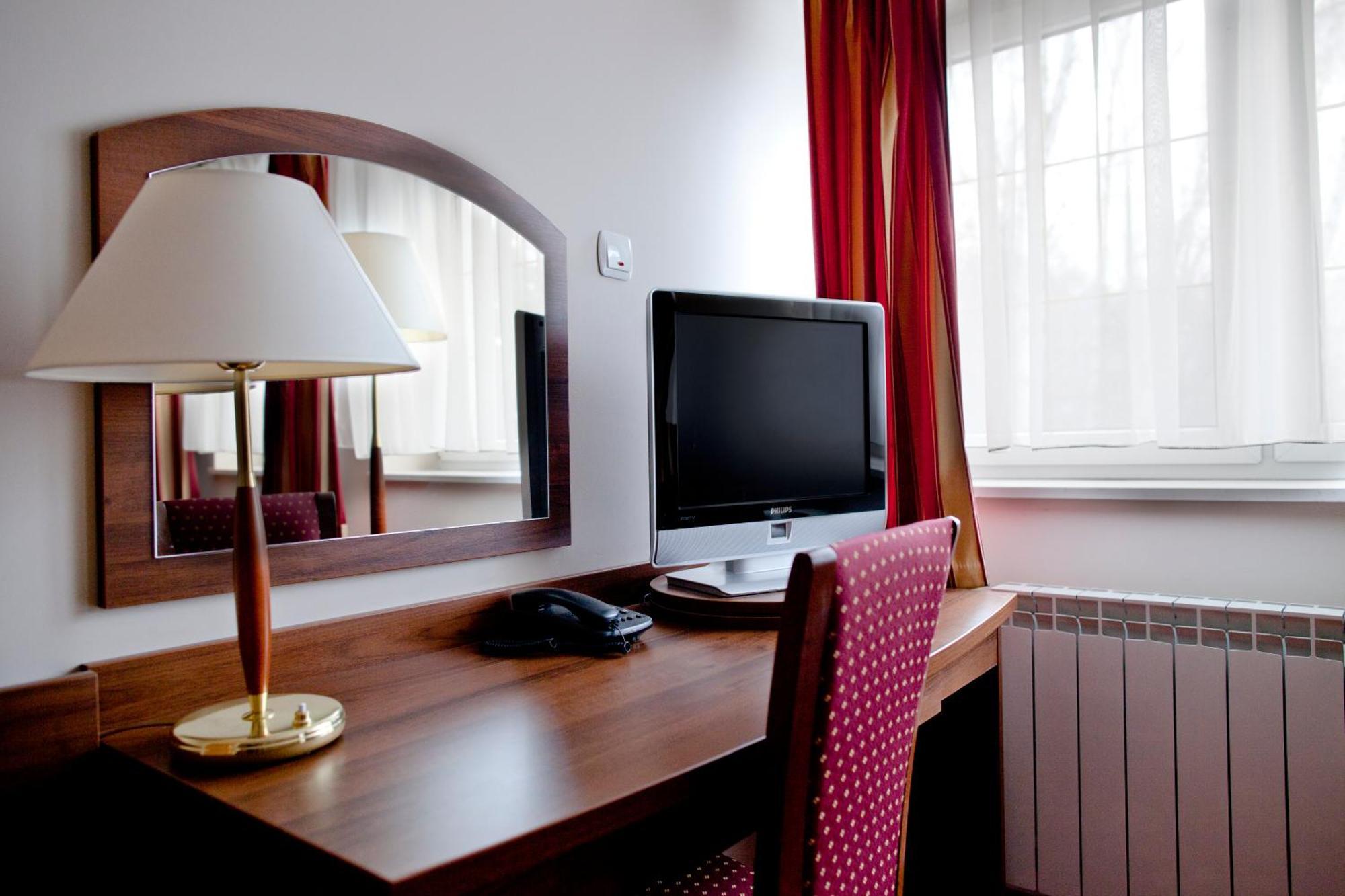 Hotel Relaks Wola Ducka Buitenkant foto