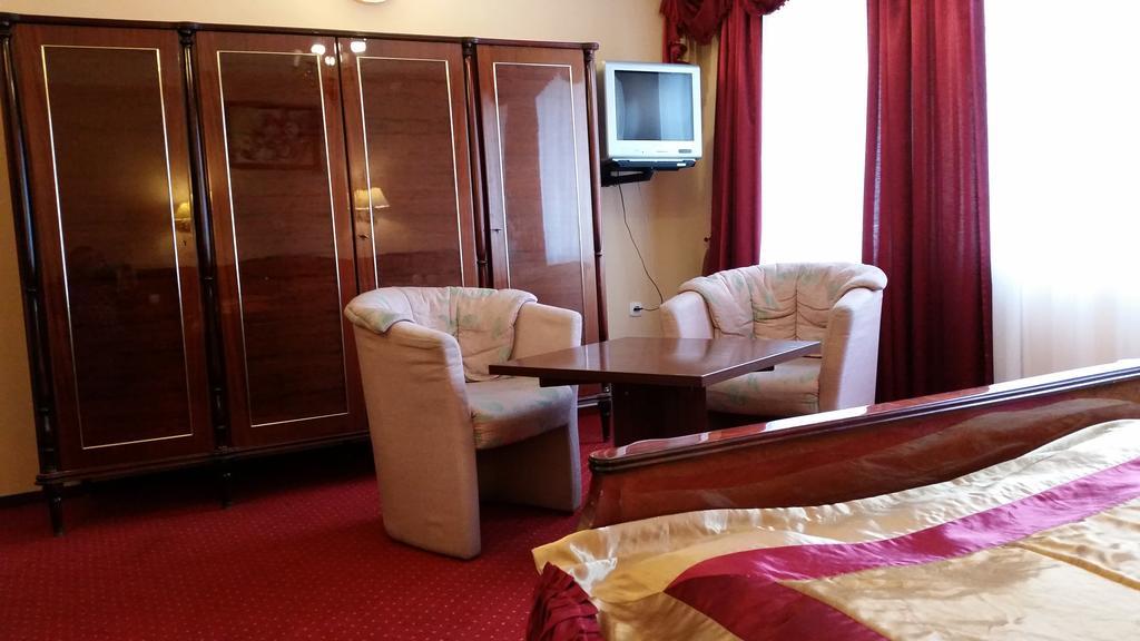 Hotel Relaks Wola Ducka Buitenkant foto