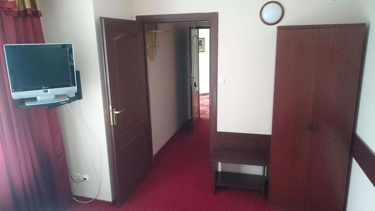Hotel Relaks Wola Ducka Buitenkant foto