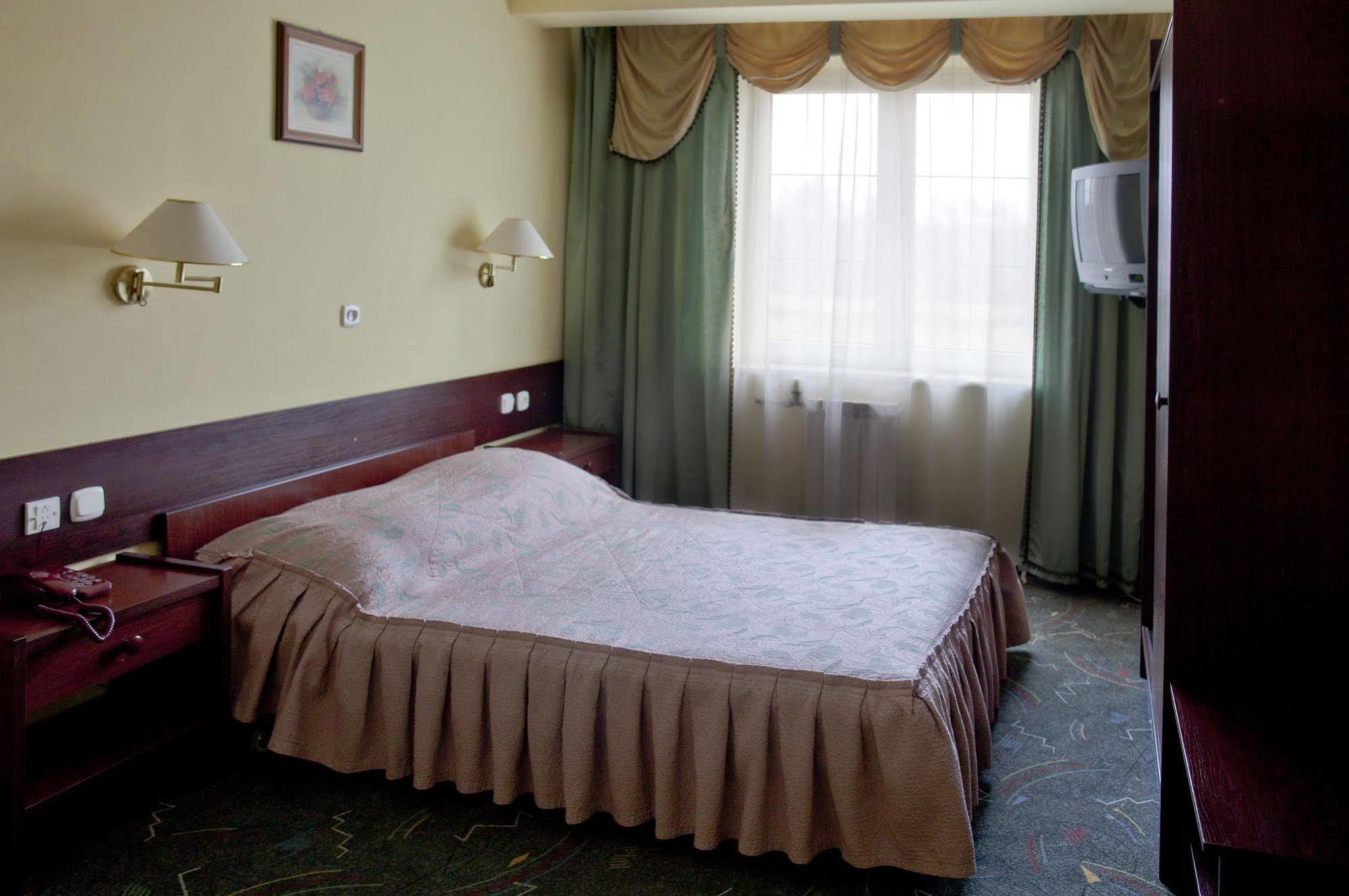 Hotel Relaks Wola Ducka Buitenkant foto