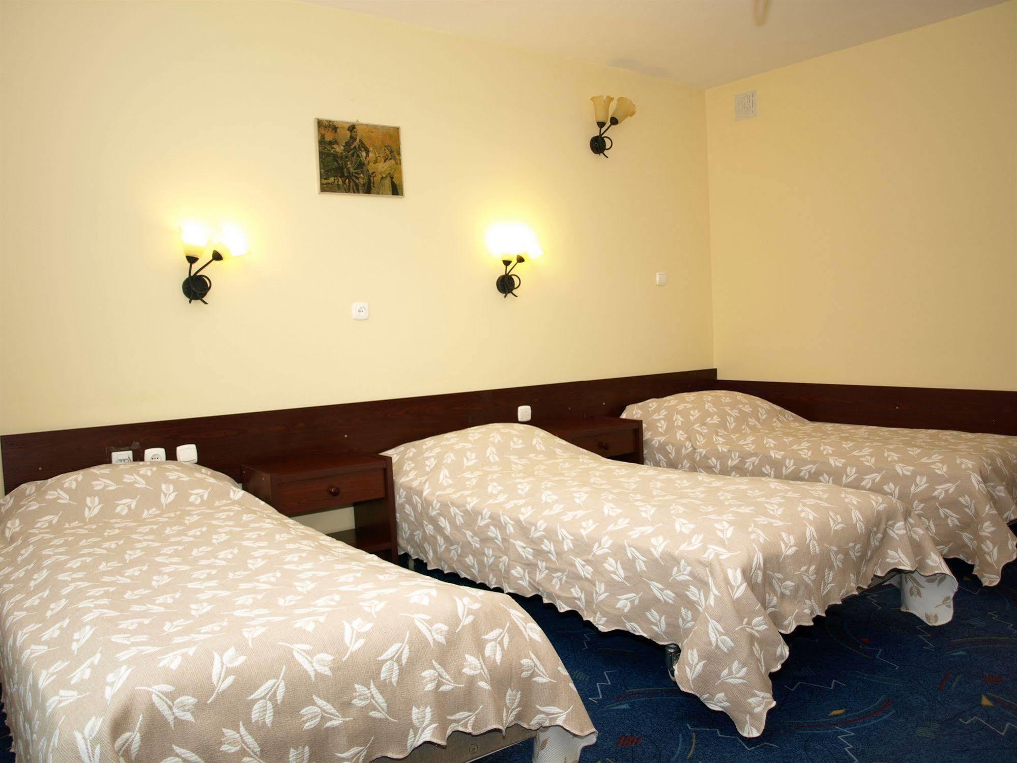 Hotel Relaks Wola Ducka Buitenkant foto